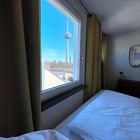 Weltempfaenger Backpacker * Kolín nad Rýnem