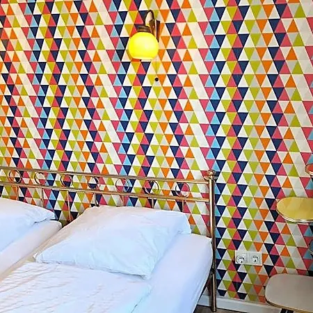 Weltempfaenger Backpacker Hostel *
